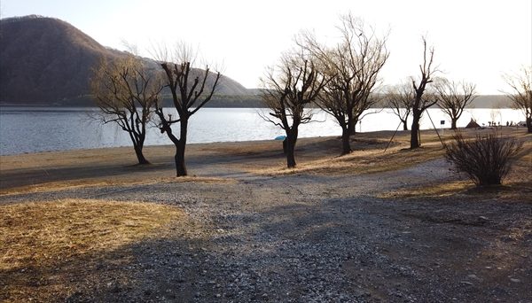 西湖 自由キャンプ場